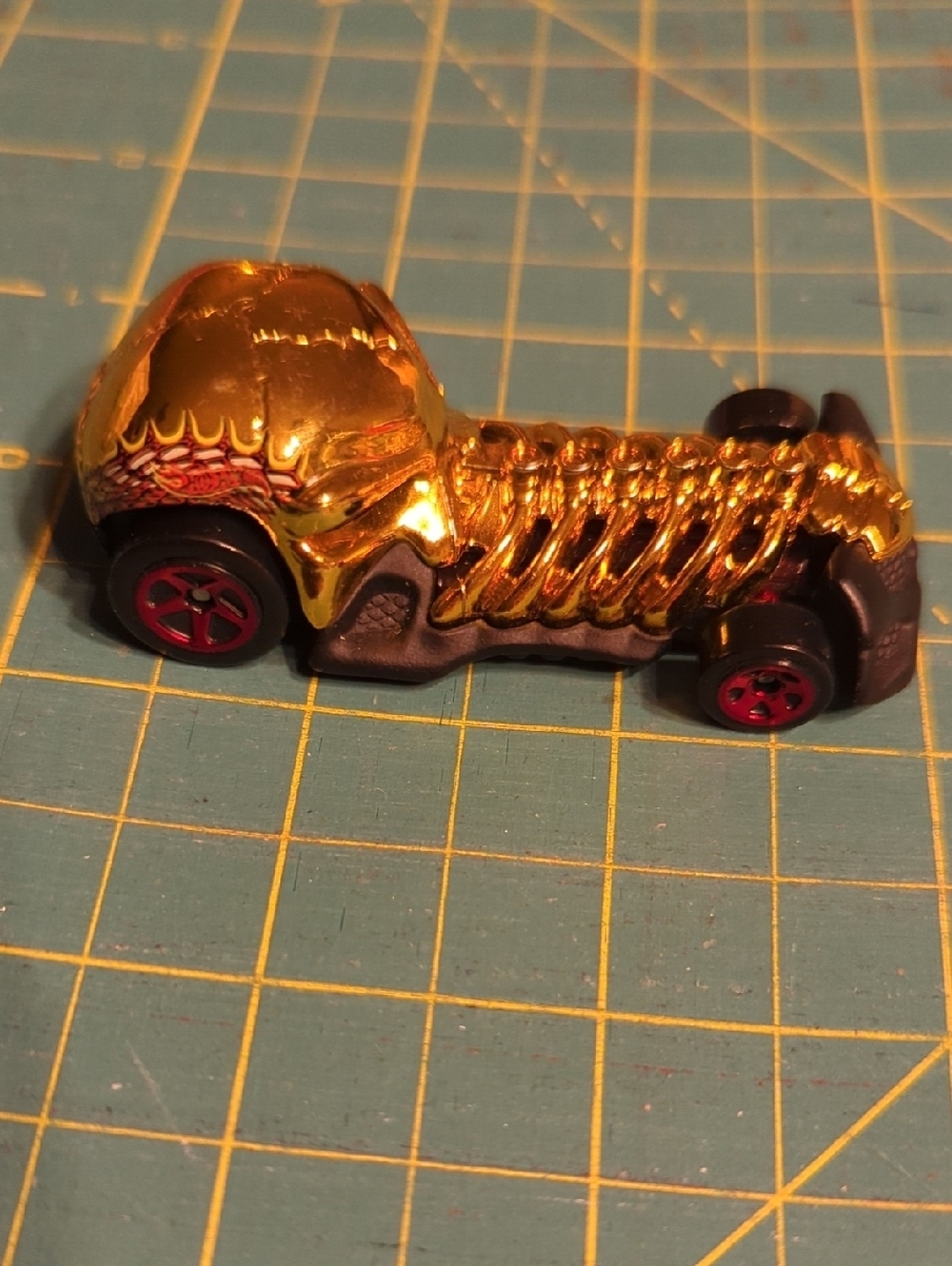 2009 Hot Wheels Skull Crusher with Red Wheels